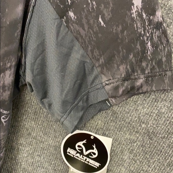 Realtree by Colosseum Performance S/S Tee - Picture 5 of 8